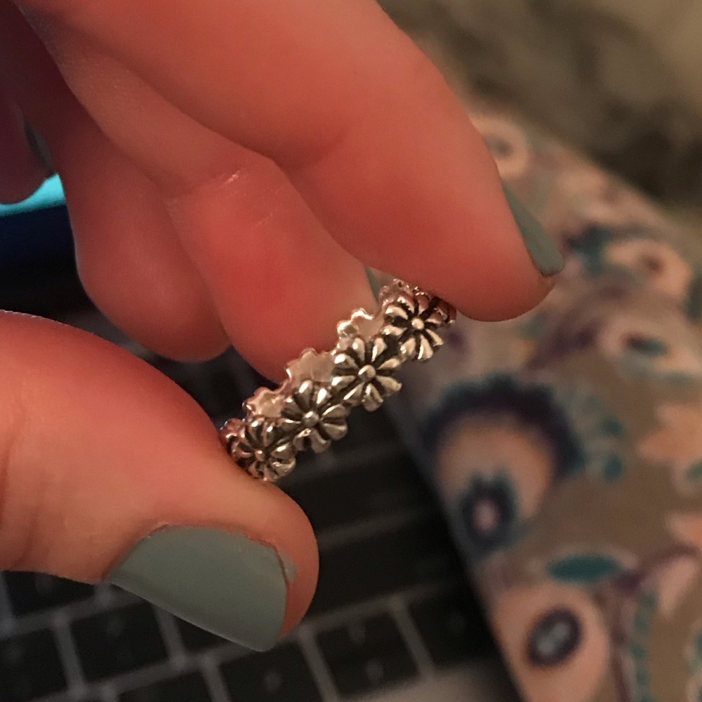 Daisy ring